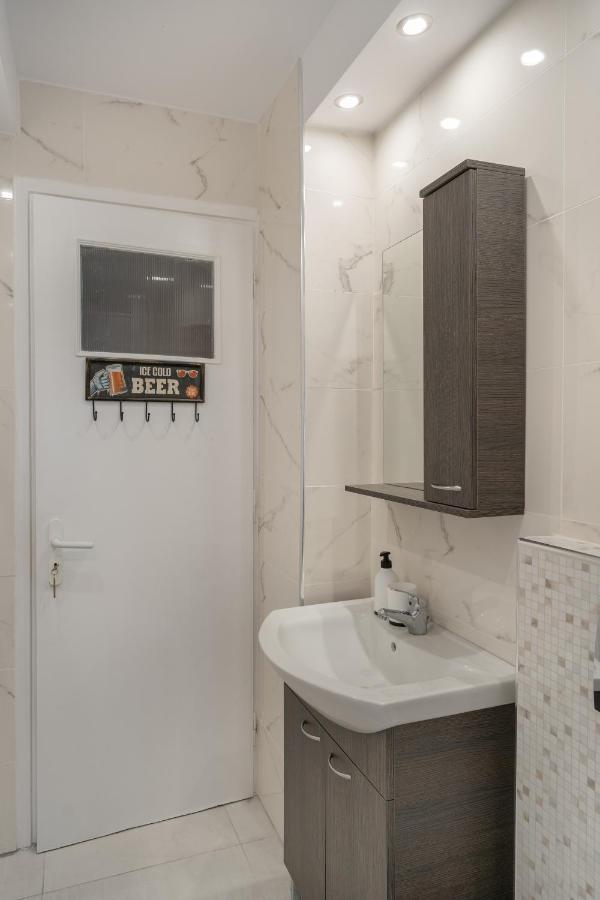 Comfy Apt Next To Metro Αθήνα Εξωτερικό φωτογραφία